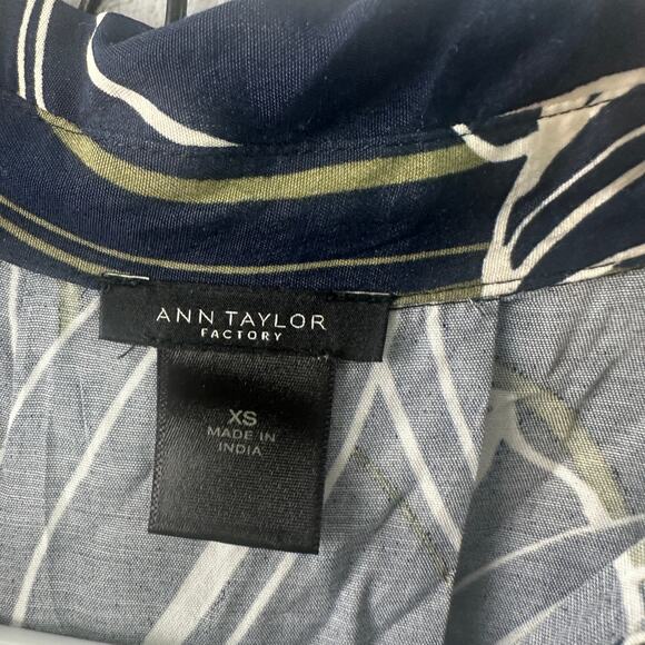 Ann Taylor Factory Navy Floral Belted Shirt Dress – Size XS - Picture 4 of 5